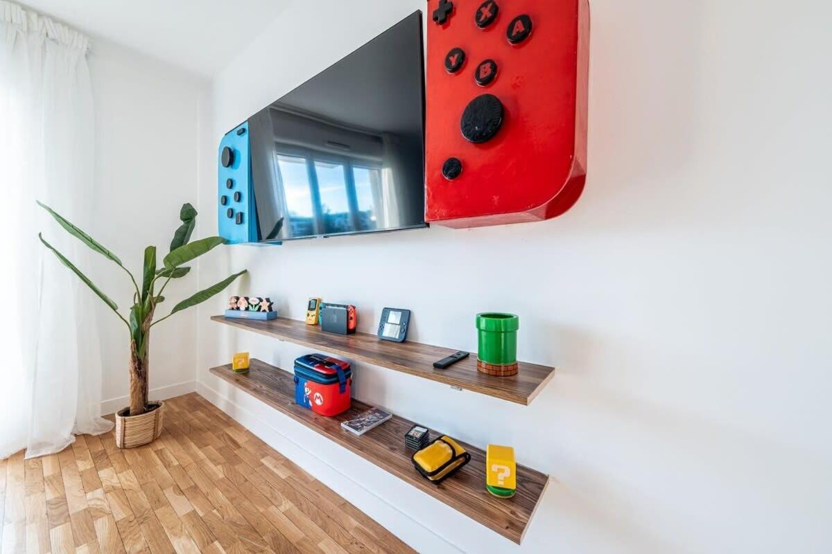 Disney Mario Nintendo 몽테브랭 외부 사진