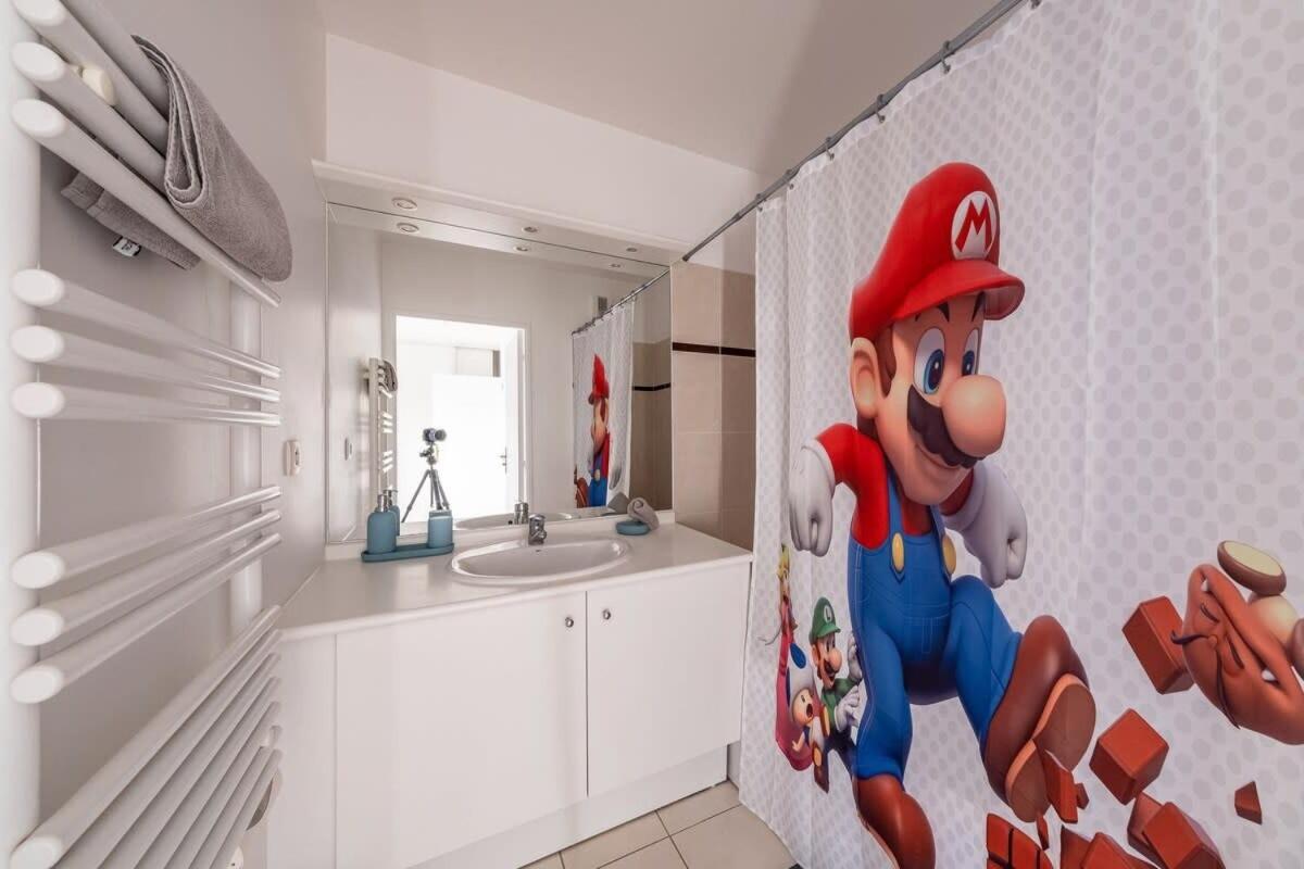Disney Mario Nintendo 몽테브랭 외부 사진